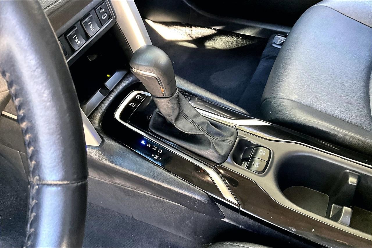 Used 2024 Toyota Corolla Cross XLE image 15