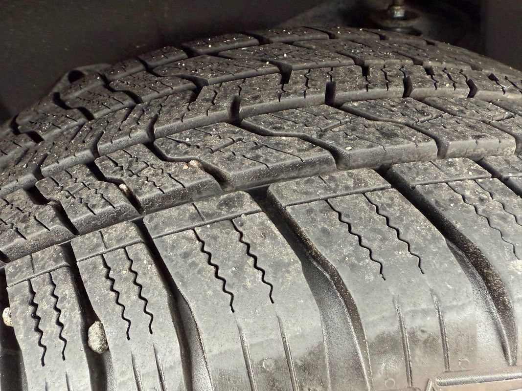 Used 2016 INFINITI QX80 Luxe w/ 22" Wheel Package image 13