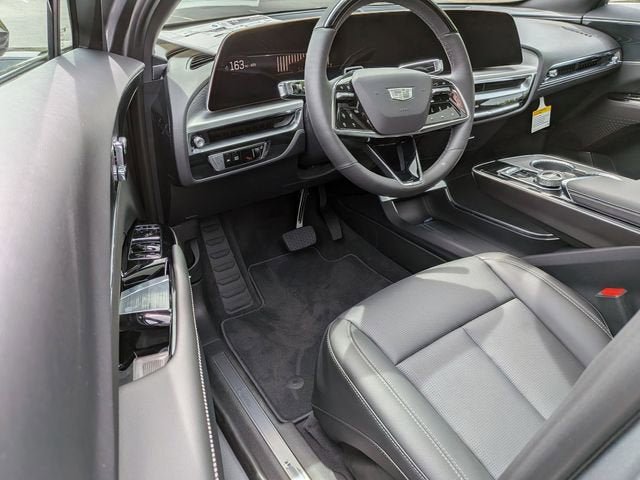 New 2026 Cadillac Lyriq Luxury RWD image 12