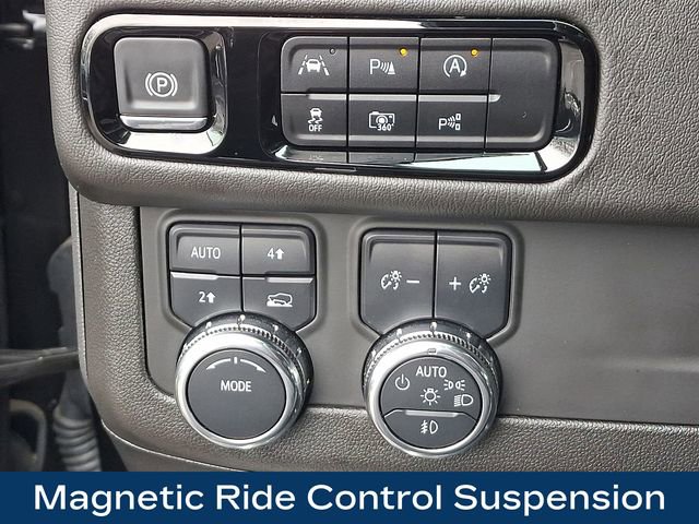 Used 2025 GMC Yukon Denali image 9