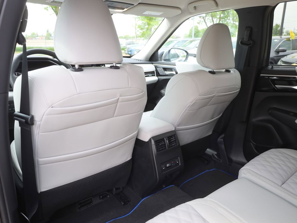 New 2025 Mitsubishi Outlander SEL image 29