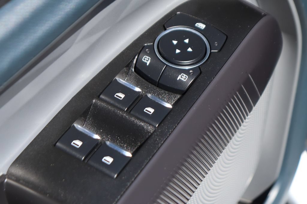 Used 2025 Ford Maverick Lariat w/ Black Appearance Package AWD/4WD image 17
