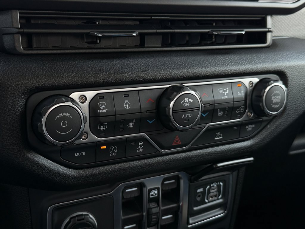Used 2026 Jeep Gladiator Sport AWD/4WD image 11