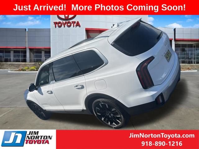 Used 2024 Kia Telluride SX w/ Towing Package image 3