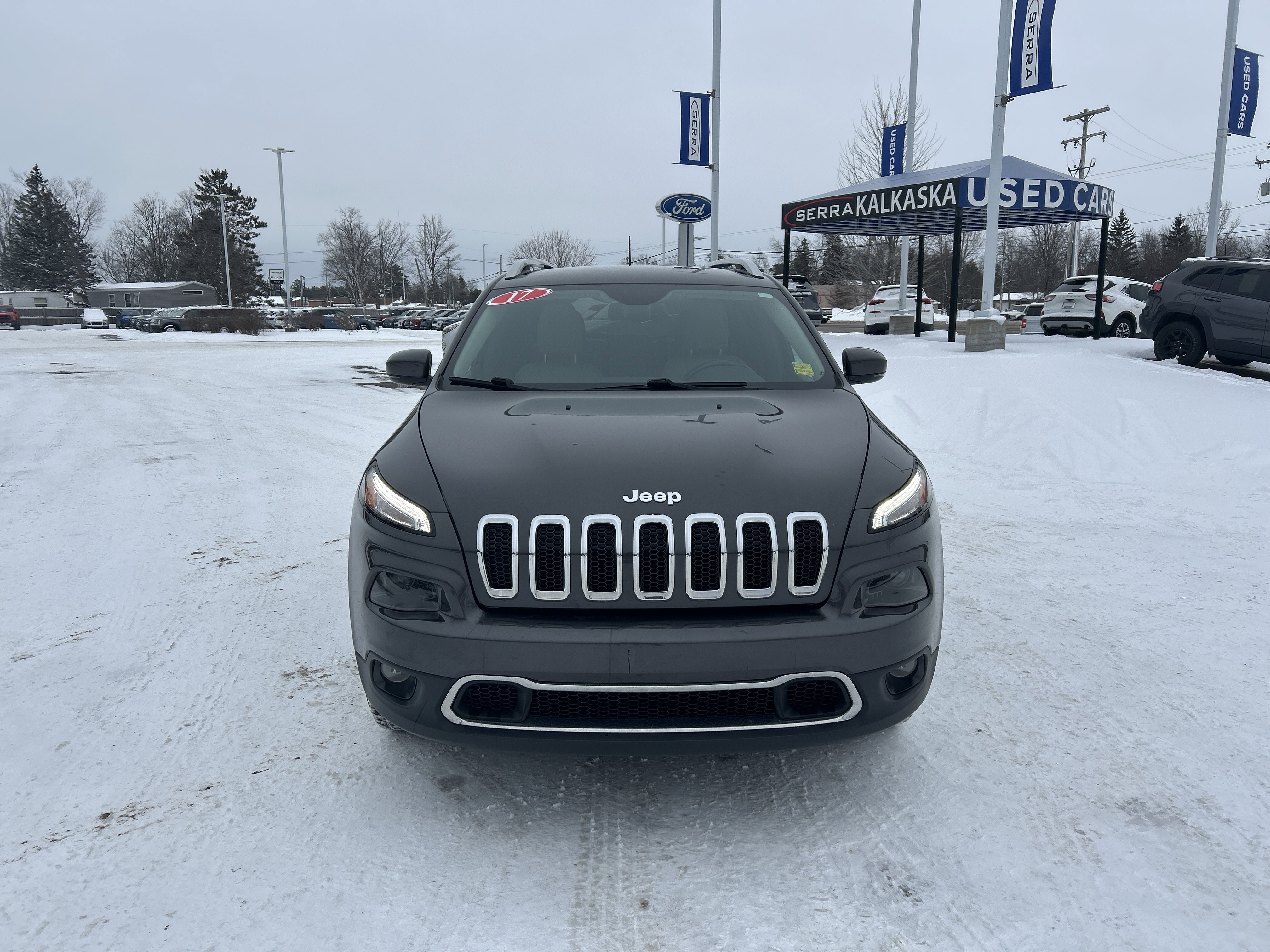 Used 2017 Jeep Cherokee Limited image 8