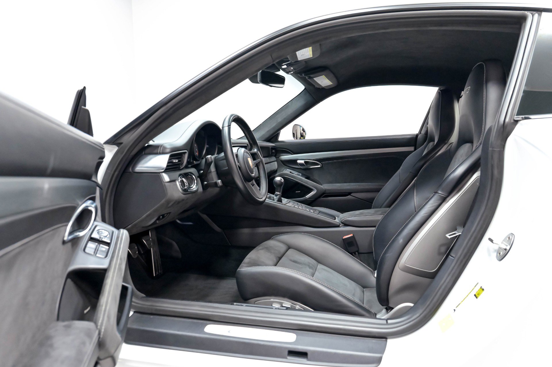 Used 2018 Porsche 911 GT3 RWD image 6