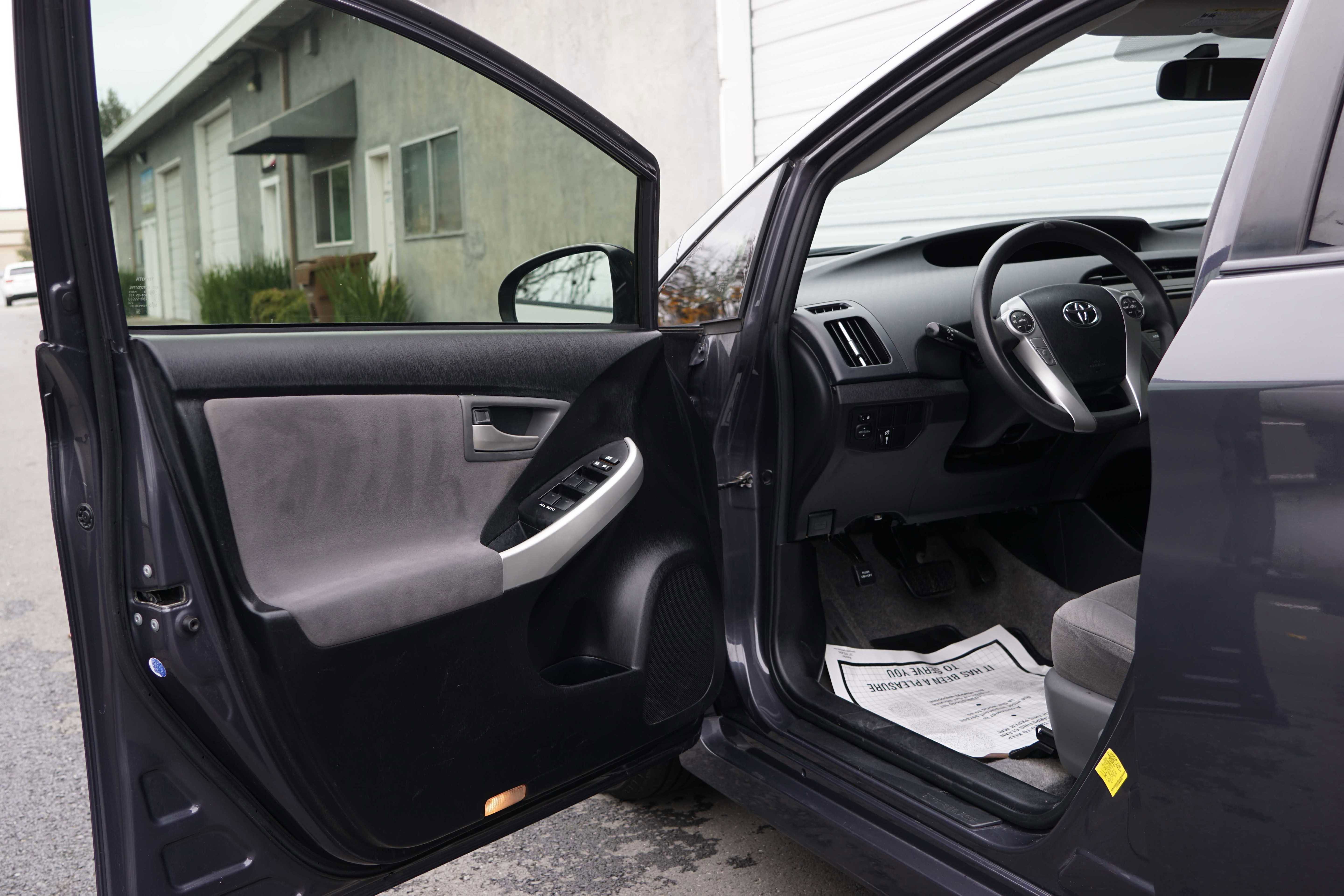 Used 2015 Toyota Prius Two image 36