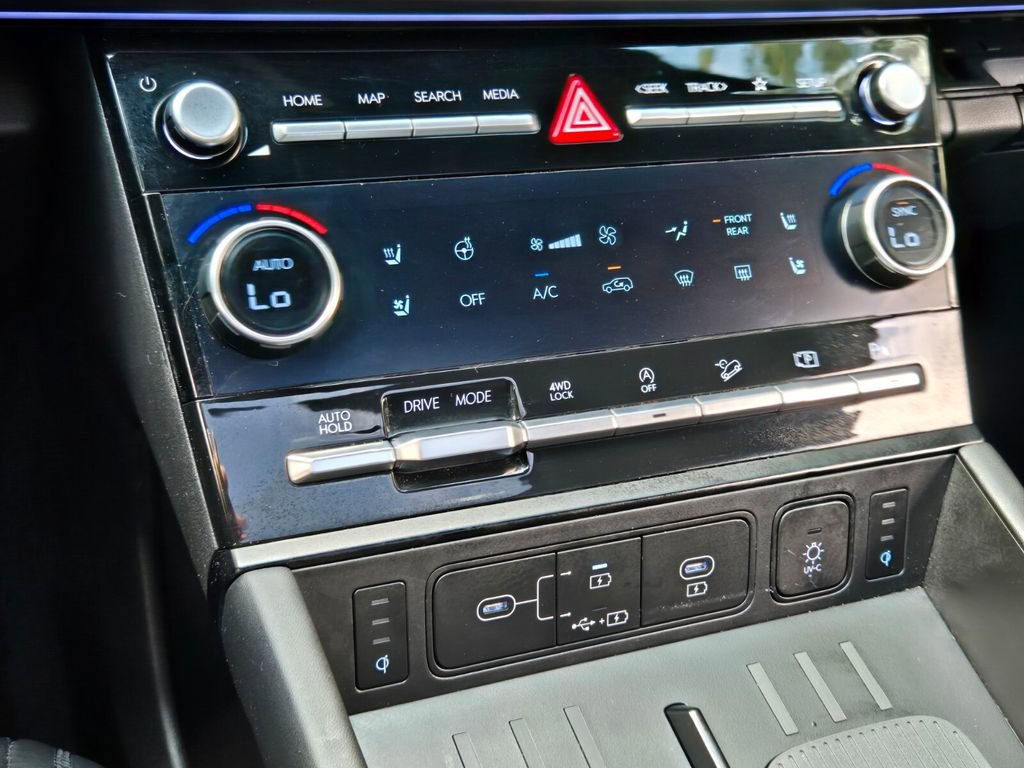 Used 2024 Hyundai Santa Fe Calligraphy image 22