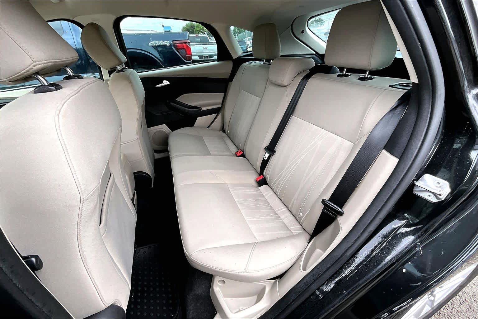 Used 2015 Ford Focus SE FWD image 21