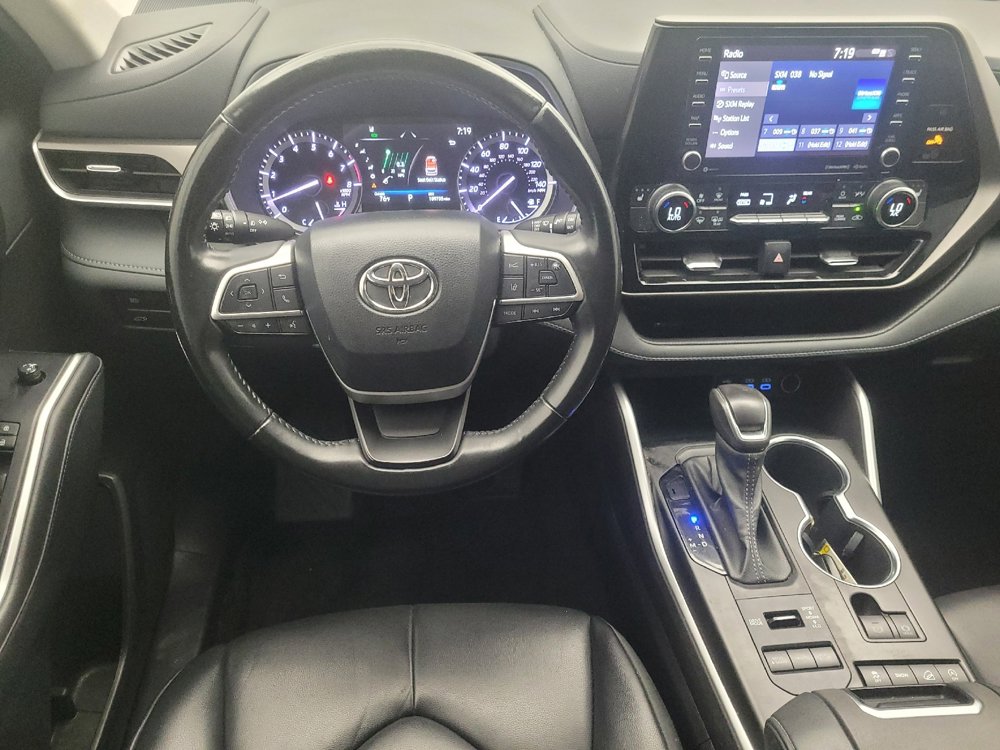 Used 2022 Toyota Highlander XLE image 22