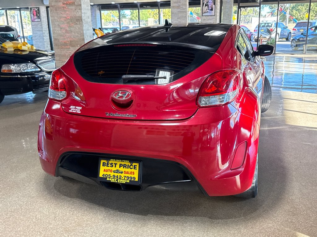 Used 2012 Hyundai Veloster w/ Style Pkg FWD image 4