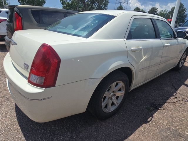Used 2006 Chrysler 300 Touring w/ Comfort/Convenience Group RWD image 8