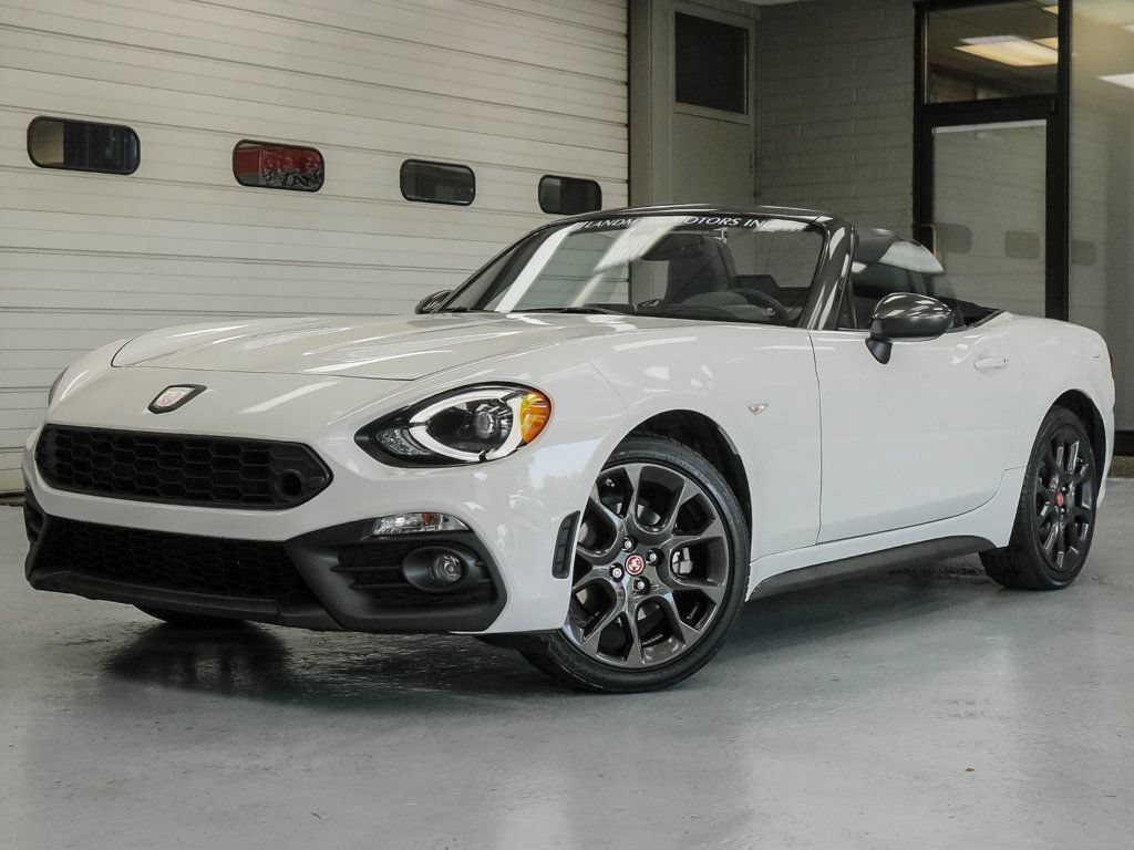 Used 2019 FIAT 124 Spider Abarth w/ Convenience Group RWD image 2