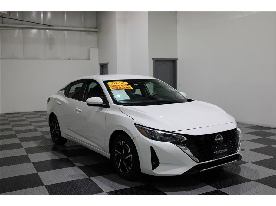 Used 2024 Nissan Sentra SV image 3