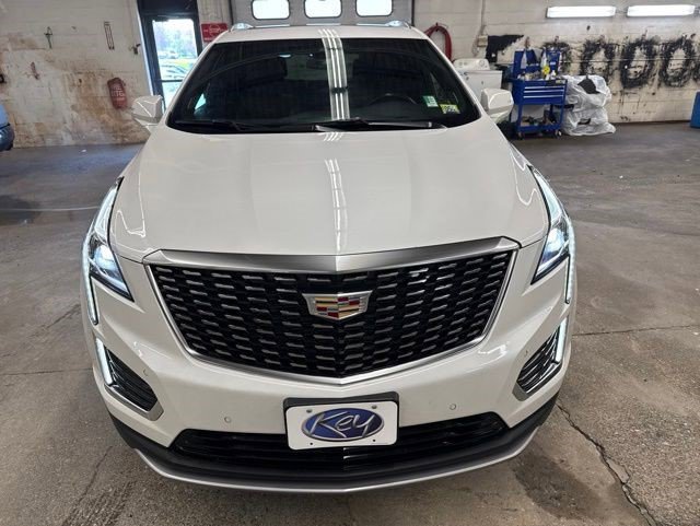Certified 2022 Cadillac XT5 Premium Luxury AWD/4WD image 2