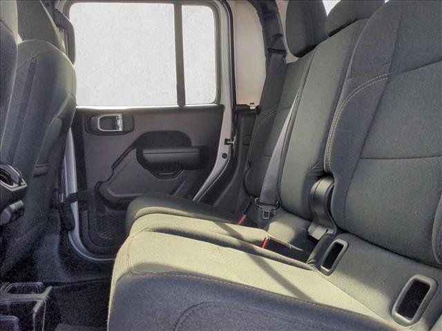 Used 2024 Jeep Gladiator Sport image 19