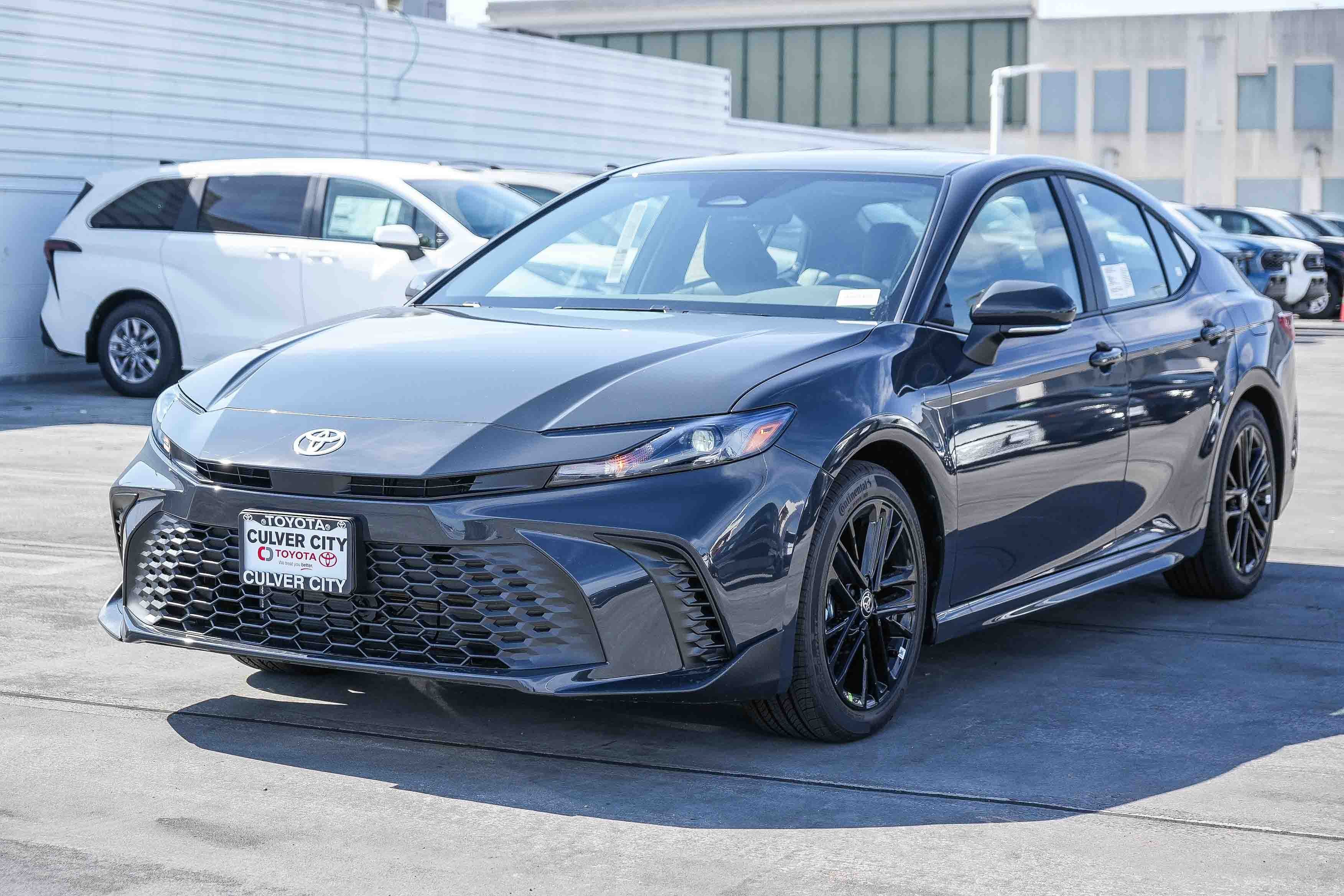 New 2026 Toyota Camry SE w/ Convenience Package FWD image 3