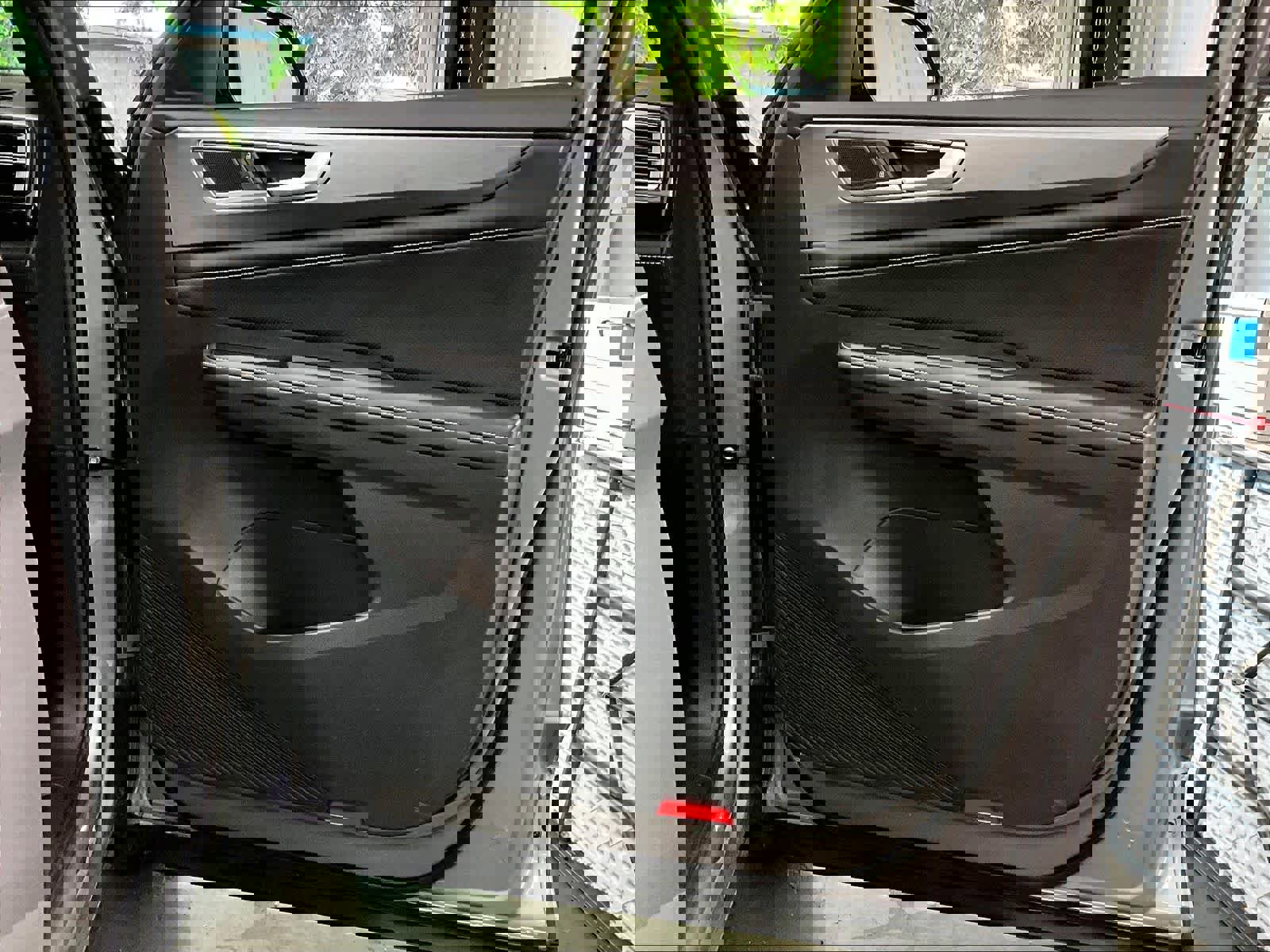 Used 2024 Volkswagen Atlas Cross Sport SE w/ Panoramic Sunroof Package image 27