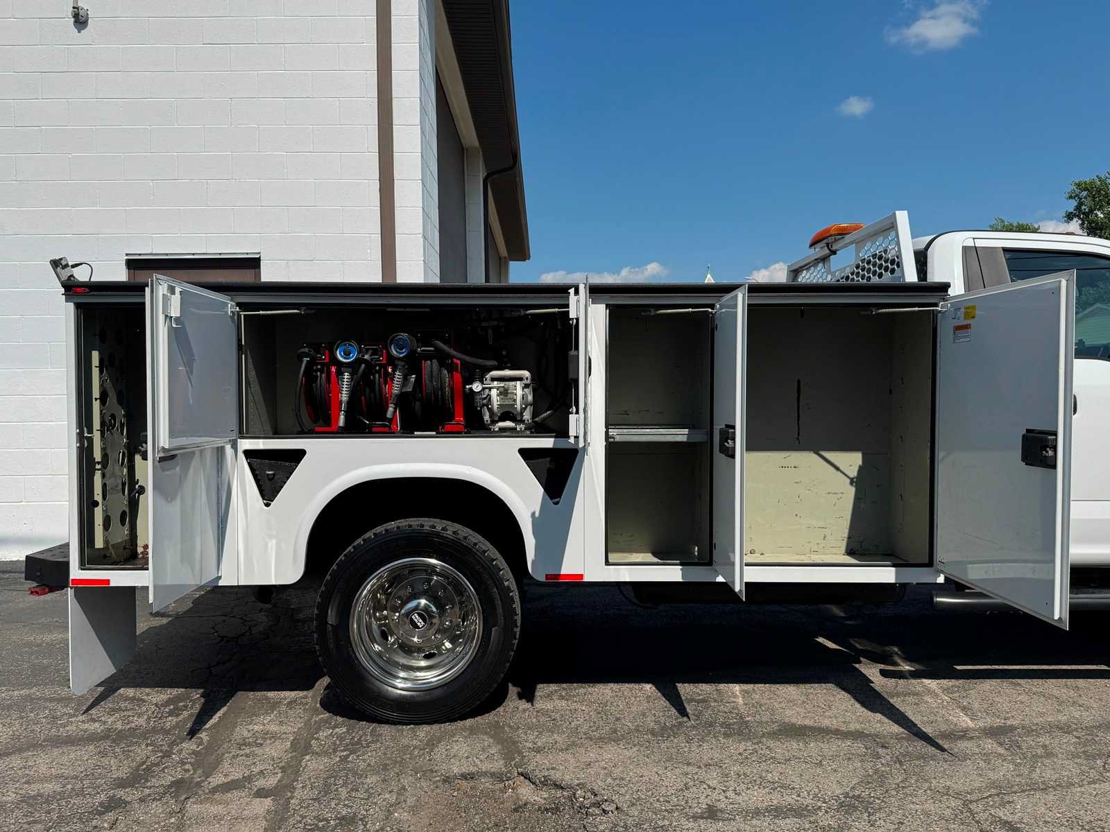 Used 2018 Ford F550 4x4 Regular Cab Super Duty image 12