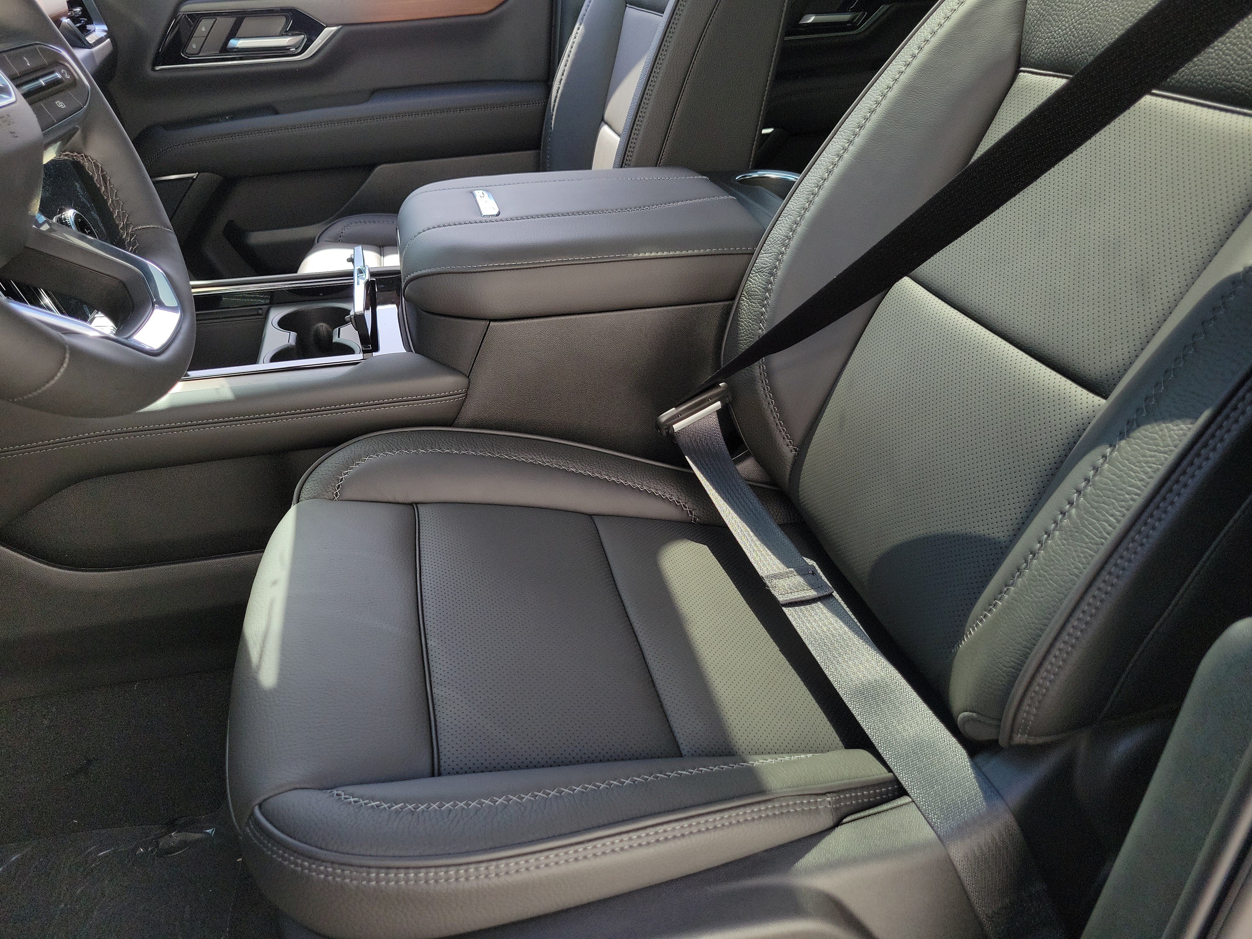 New 2026 GMC Yukon XL Denali w/ Denali Reserve Package AWD/4WD image 23