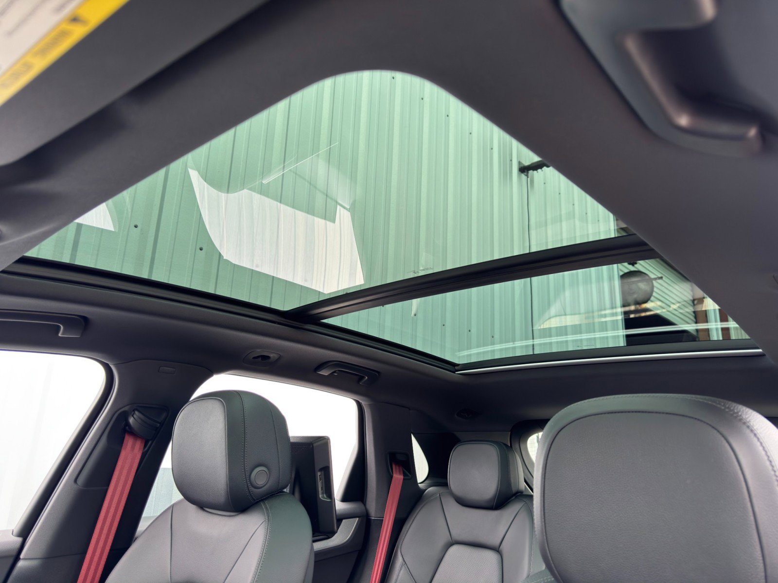 Used 2024 Porsche Cayenne w/ Premium Package image 12