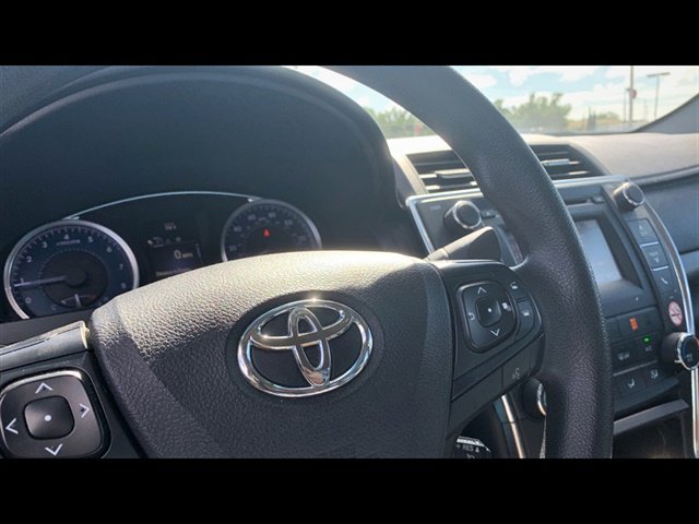 Used 2017 Toyota Camry LE FWD image 9