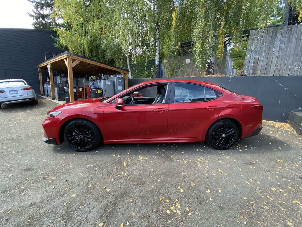 Used 2025 Toyota Camry SE FWD image 3