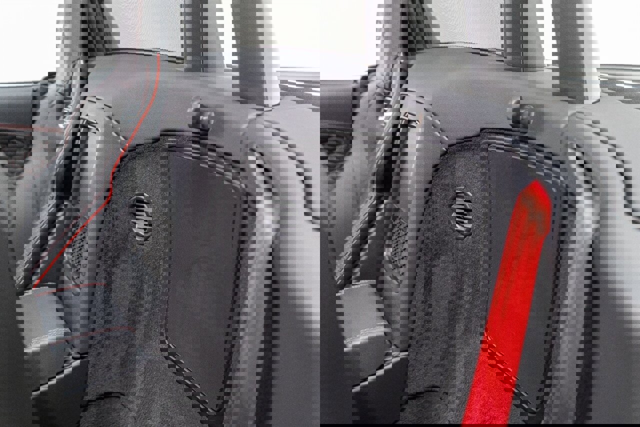 Used 2020 Jaguar F-TYPE SVR image 21