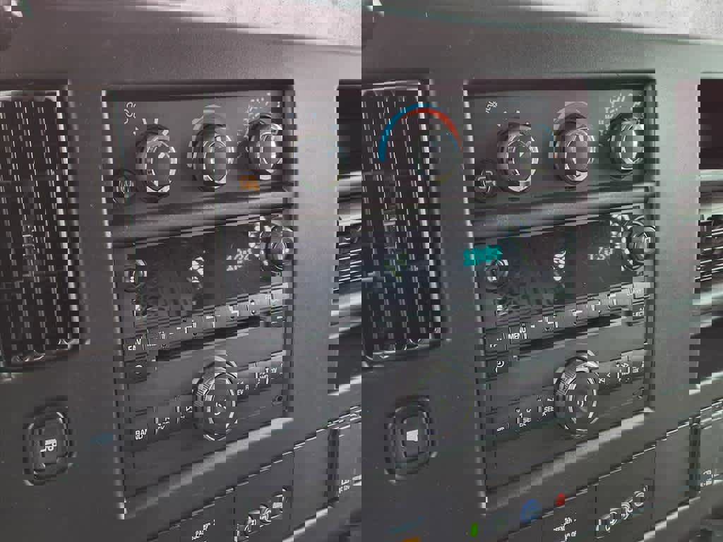 Used 2021 Chevrolet Express 2500 w/ Enhanced Convenience Package image 14