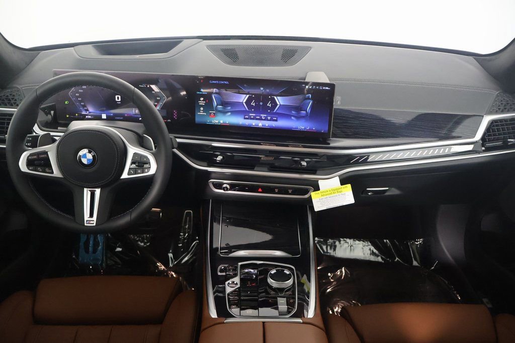 New 2026 BMW X7 M60i image 4