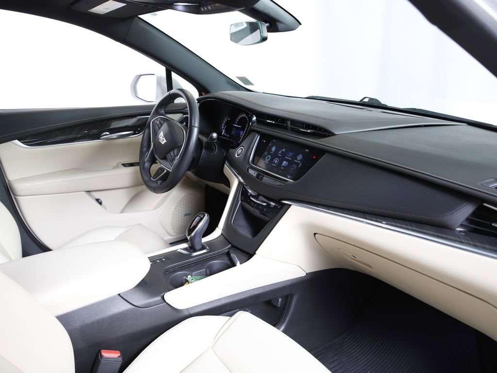 Used 2018 Cadillac XT5 AWD image 8