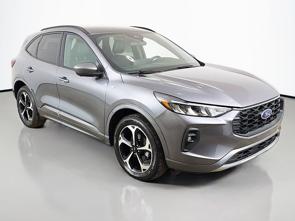 Used 2023 Ford Escape ST-Line Select w/ Tech Pack #2 image 2