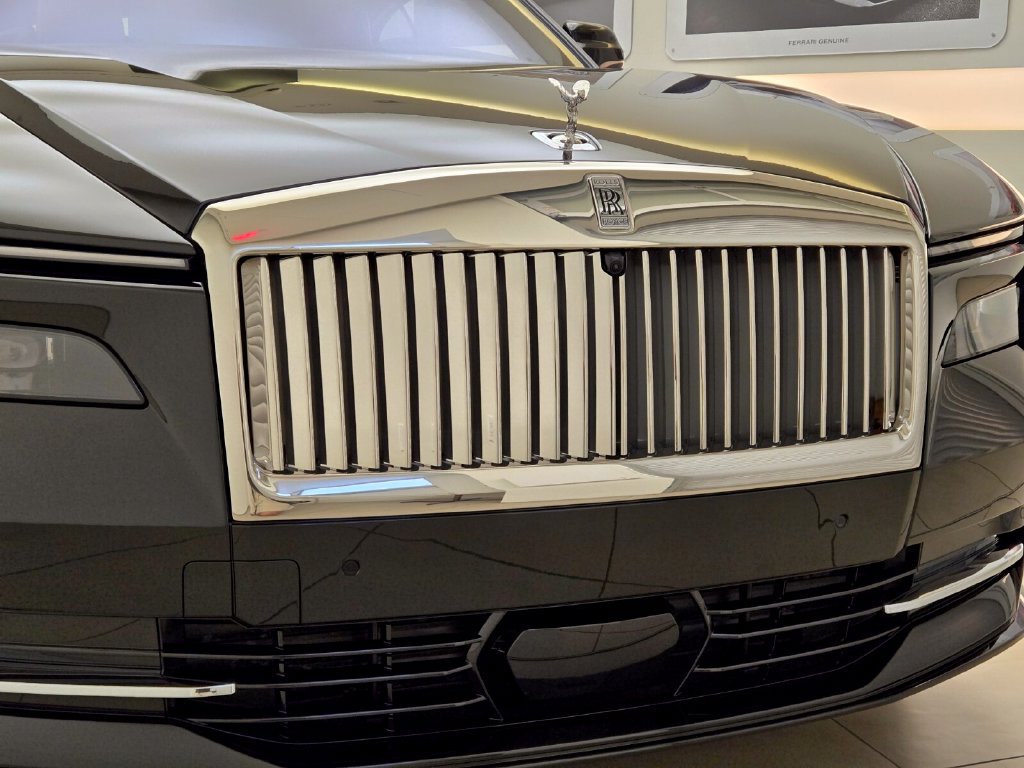 Used 2024 Rolls-Royce Spectre w/ Spectre Launch Package AWD/4WD image 7