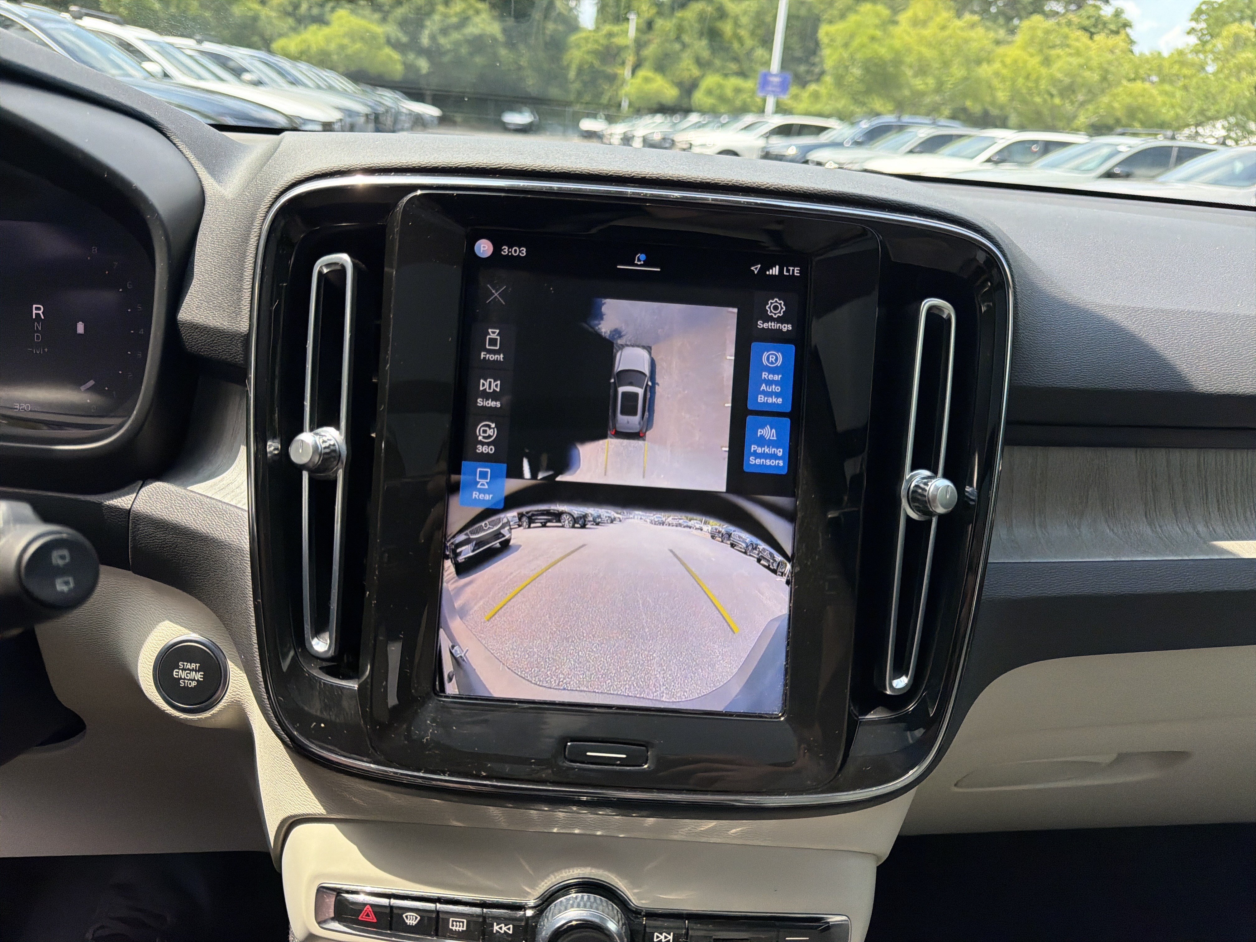 Certified 2024 Volvo XC40 B5 Plus AWD/4WD image 25