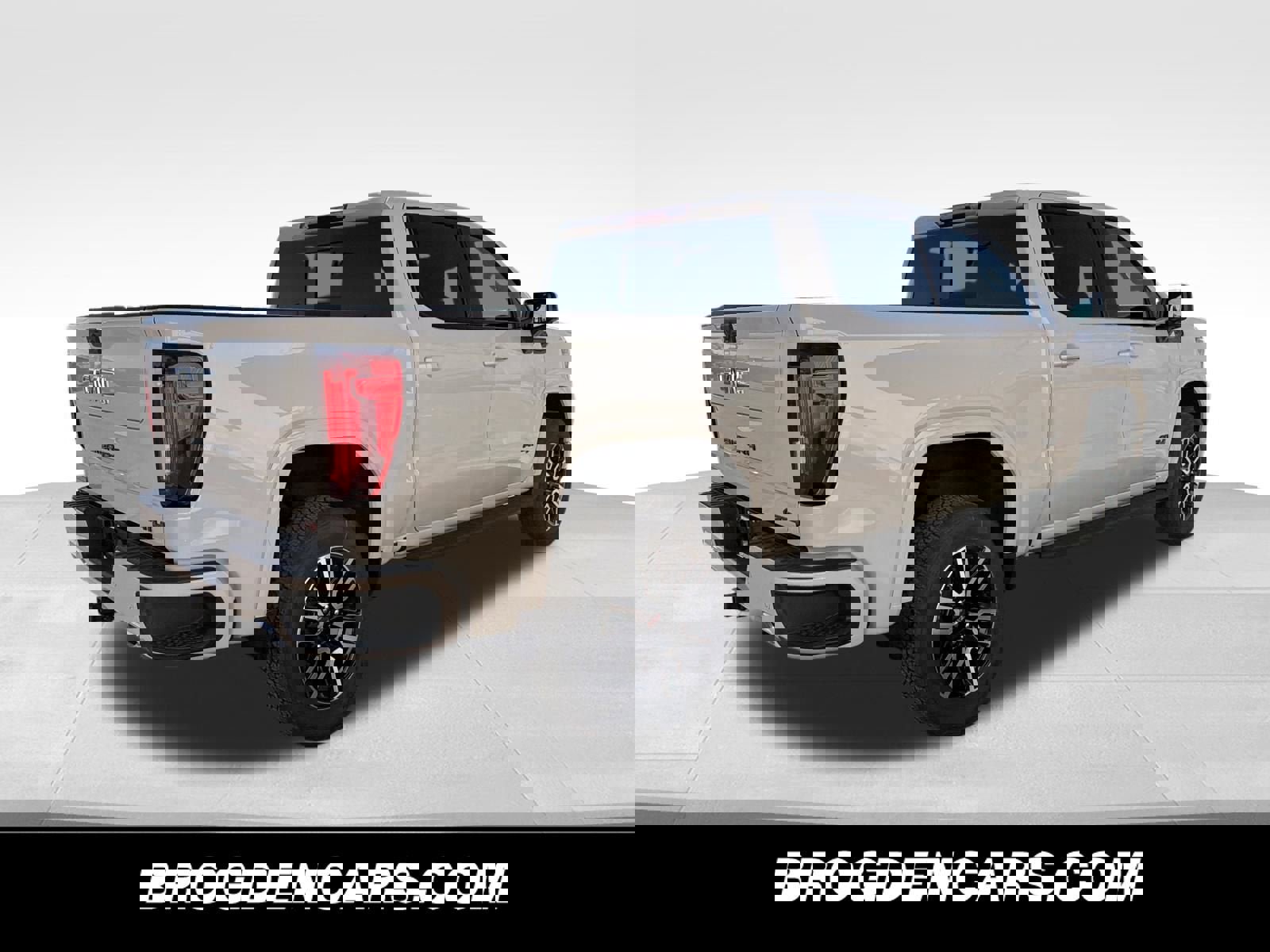 New 2026 GMC Sierra 1500 AT4 w/ AT4 Premium Package image 3