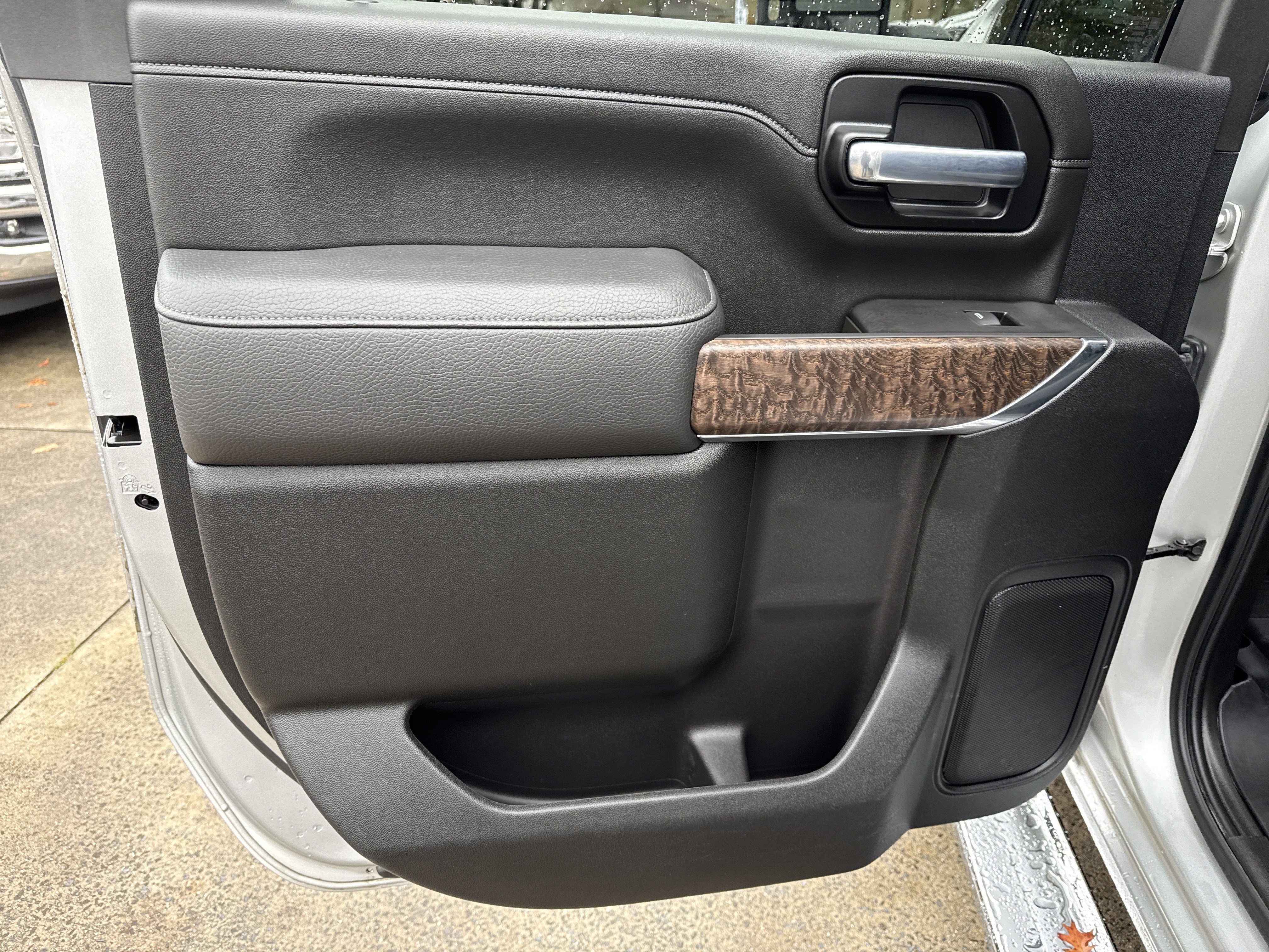 Used 2021 GMC Sierra 3500 Denali w/ Denali Ultimate Package image 24