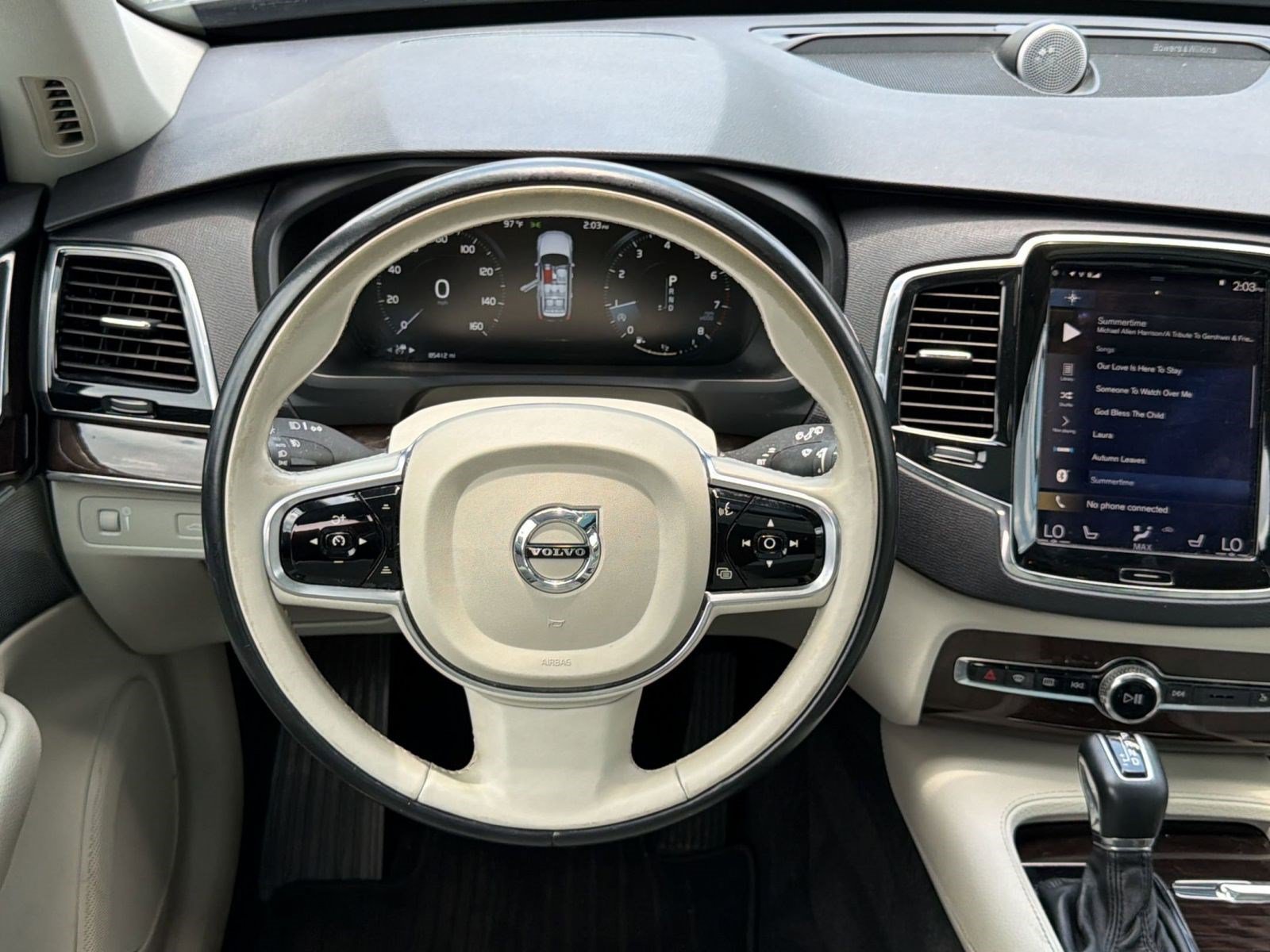 Used 2017 Volvo XC90 T6 Momentum w/ Vision Package AWD/4WD image 15