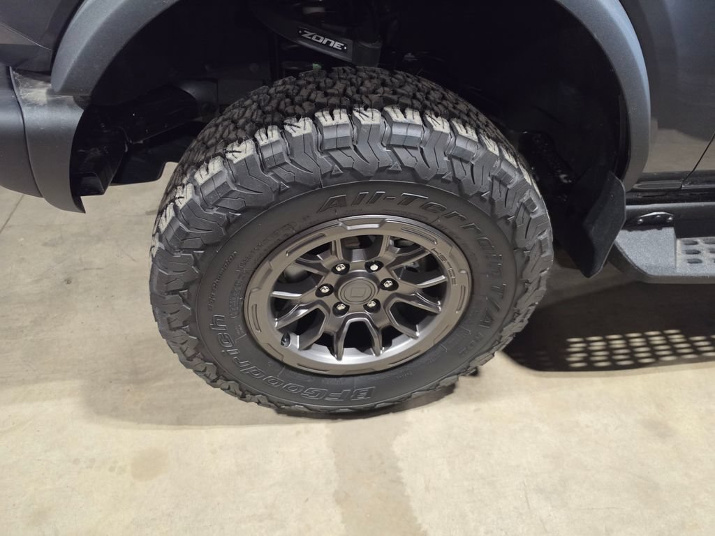 Used 2025 Ford Bronco Badlands AWD/4WD image 3