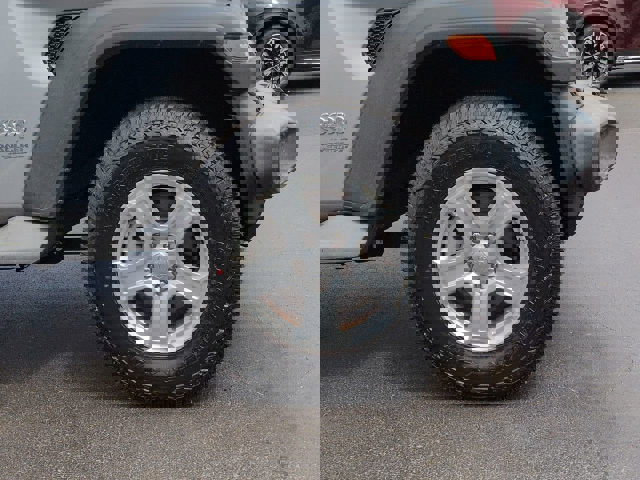 Used 2020 Jeep Wrangler Sport AWD/4WD image 11