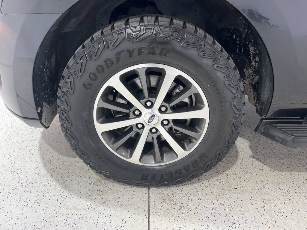 Used 2019 Ford Expedition XLT w/ Equipment Group 201A image 31