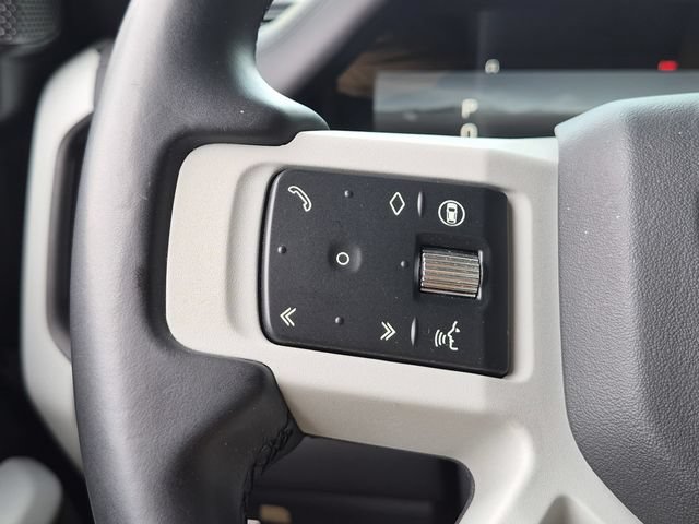 Used 2024 Land Rover Defender 110 SE AWD/4WD image 17