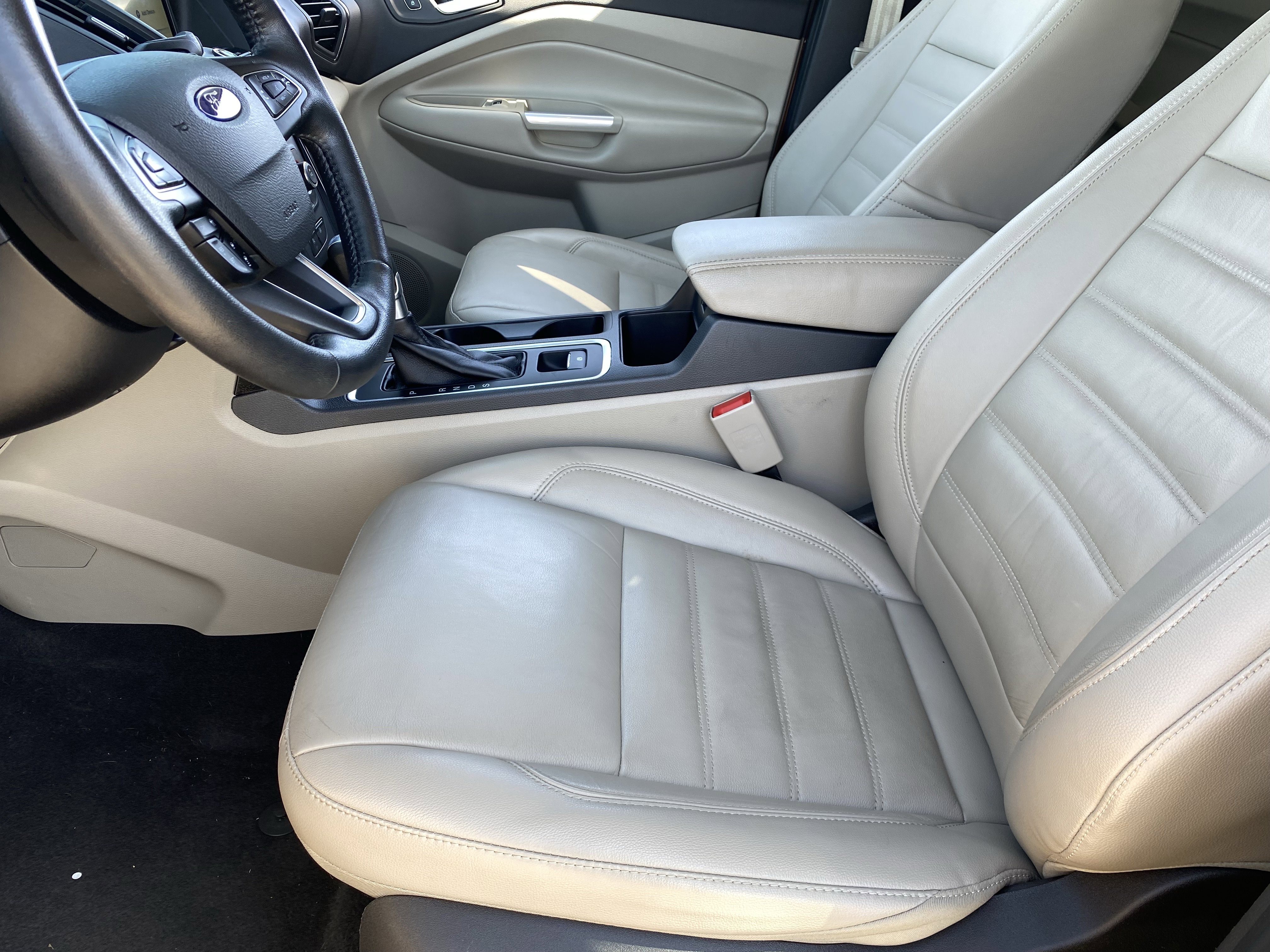 Used 2017 Ford Escape Titanium FWD image 17