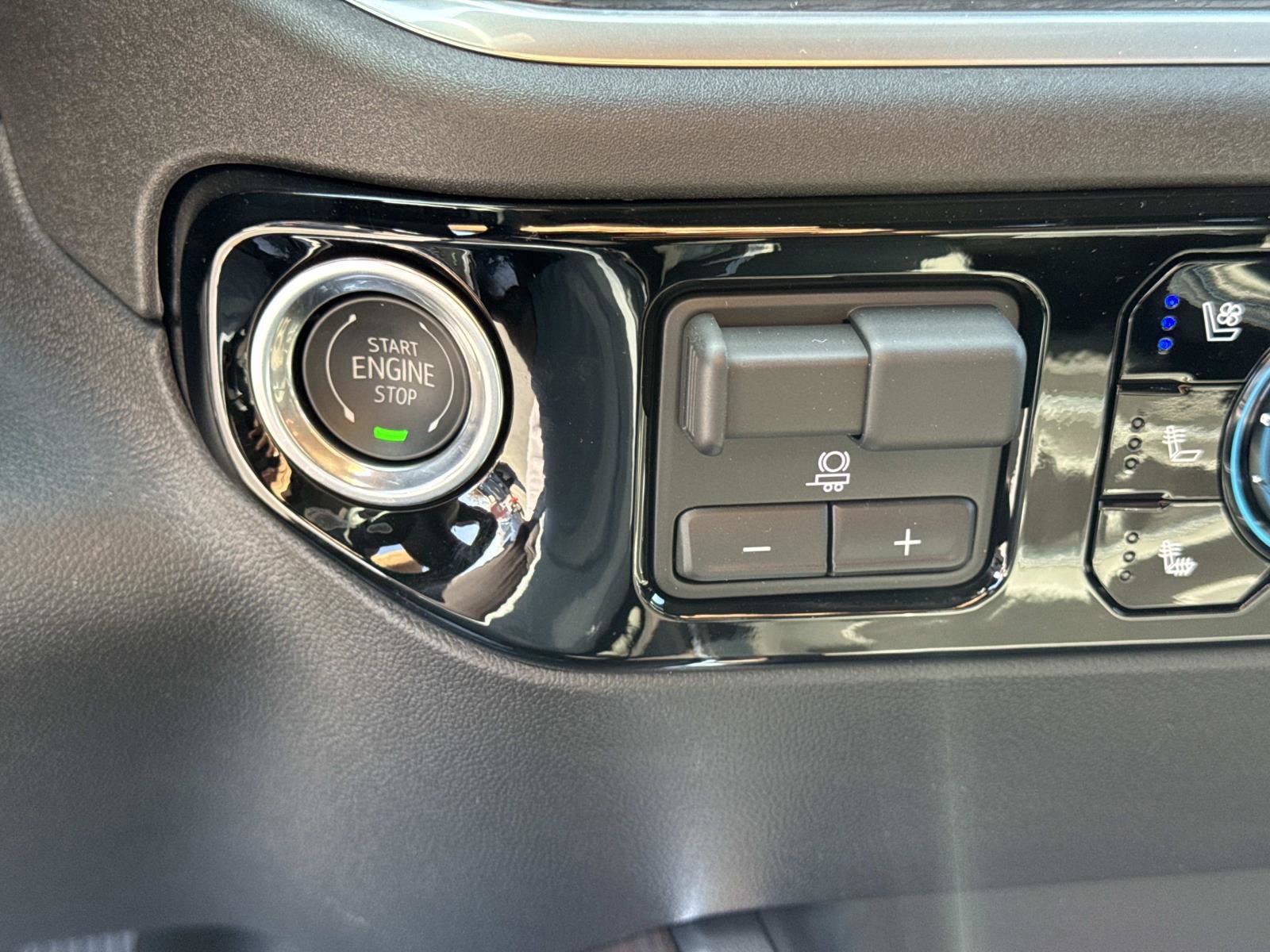 New 2026 GMC Sierra 2500 SLT w/ SLT Premium Package image 17