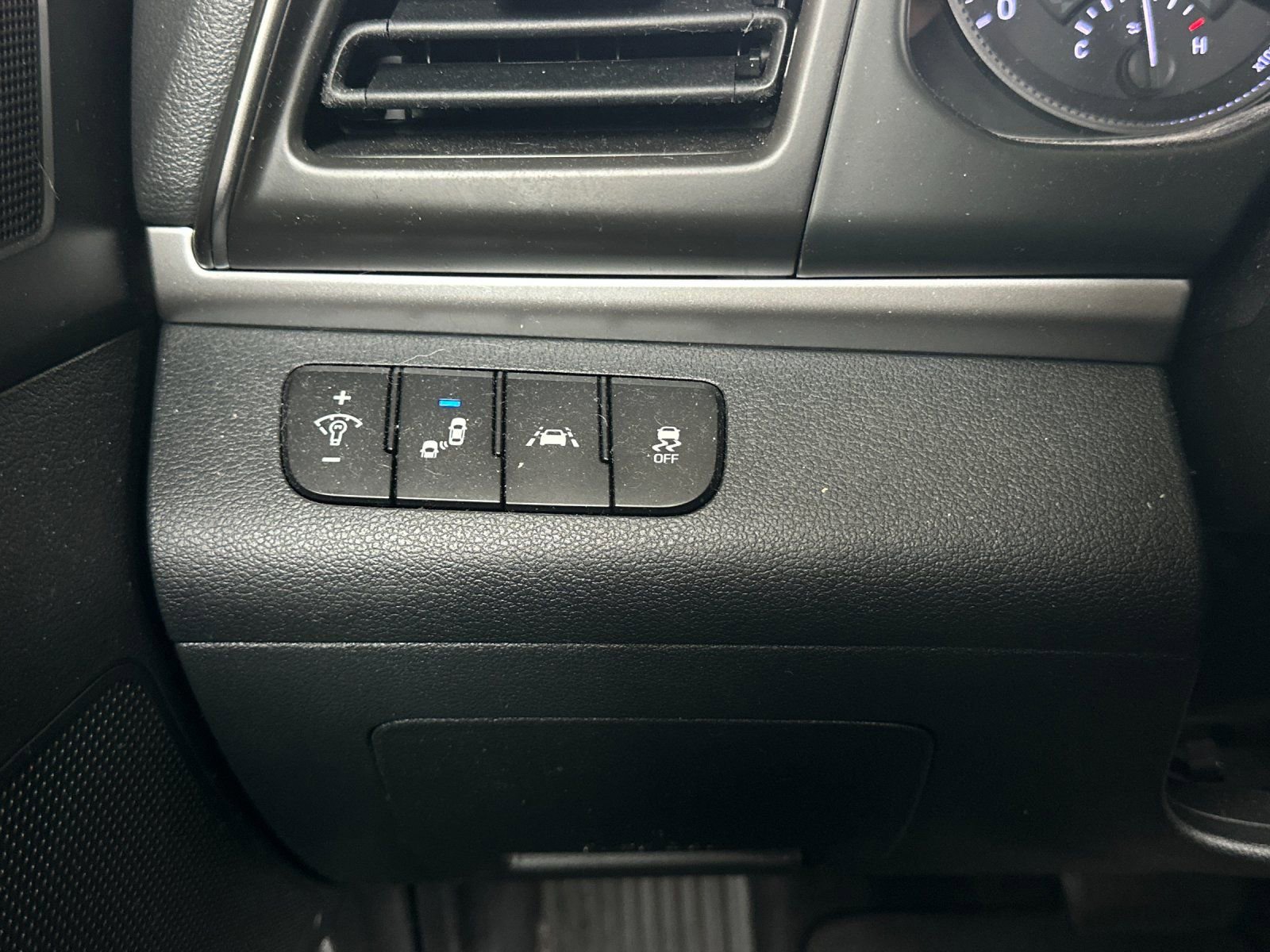 Used 2020 Hyundai Elantra Value Edition w/ Cargo Package (C1) FWD image 26