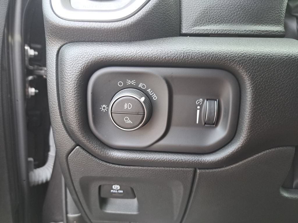 Certified 2024 RAM 1500 4x4 Crew Cab image 25