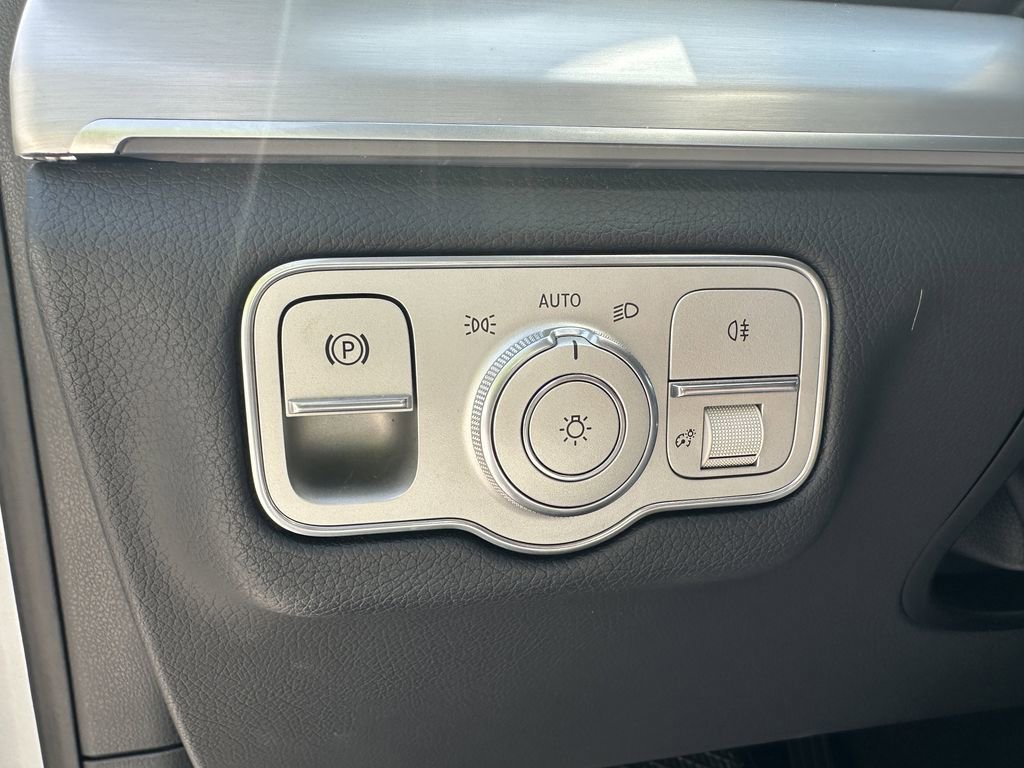 Certified 2025 Mercedes-Benz GLS 450 4MATIC image 37