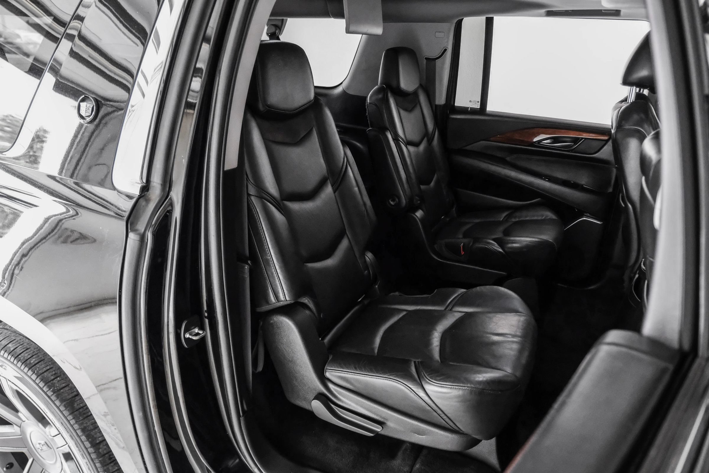 Used 2015 Cadillac Escalade ESV Premium AWD/4WD image 31