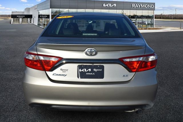 Used 2015 Toyota Camry SE image 4