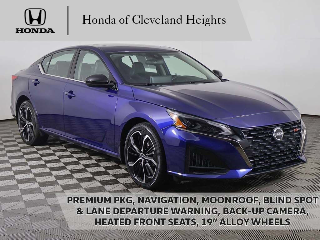 Used 2024 Nissan Altima 2.5 SR w/ SR Premium Package AWD/4WD image 1