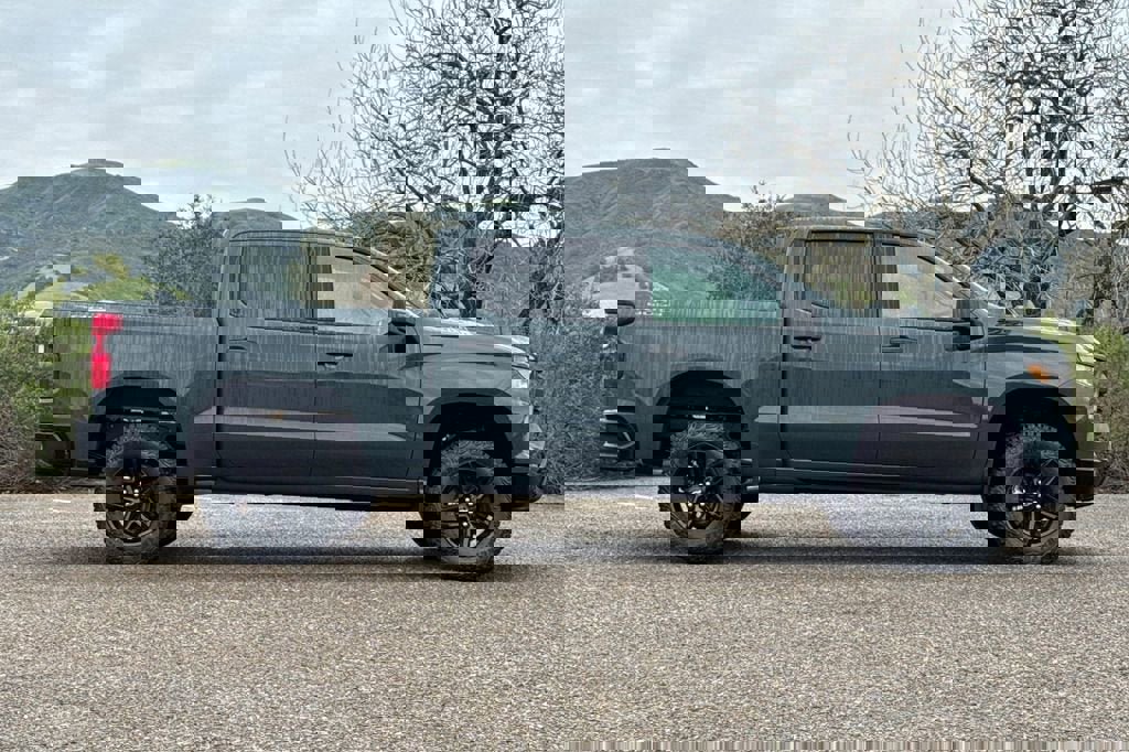 New 2026 Chevrolet Silverado 1500 Custom Trail Boss w/ Dark Appearance Package image 3